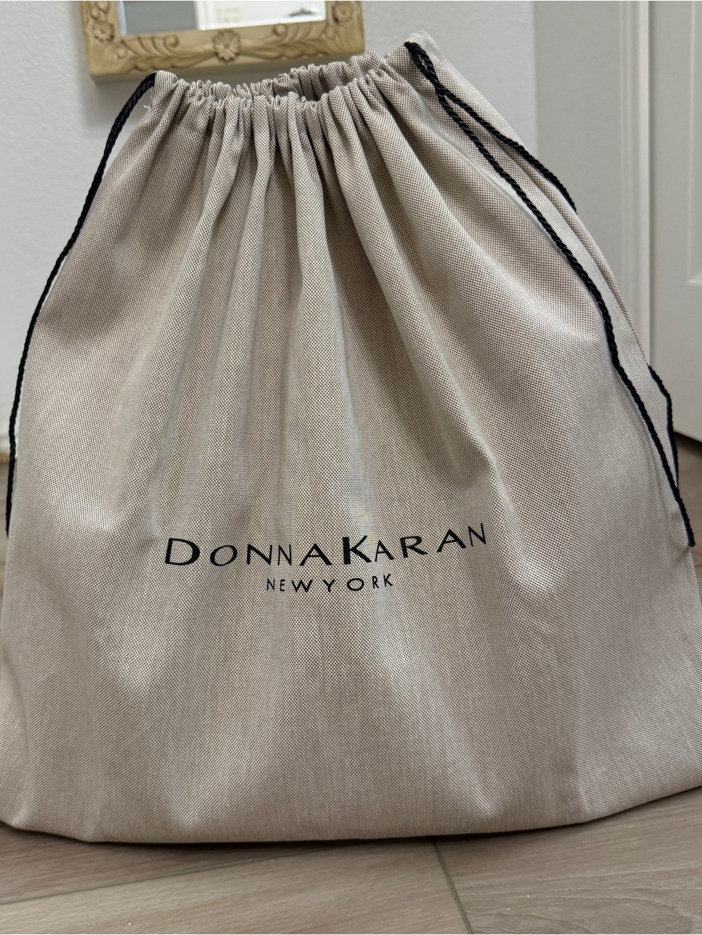 🦋 Donna Karan| Glenwood Small Gold Metallic Shoulder Bag NWOT (includes dustbag) - Picture 13 of 13